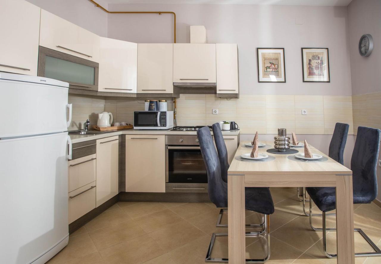 Apartman Gundulic Vinkovci Exterior foto